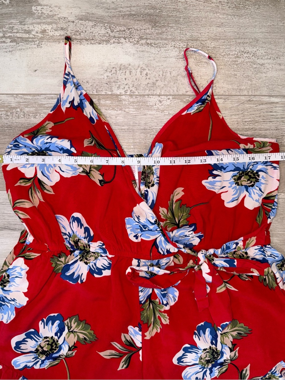 Xhilaration XL Red Floral Romper Women’s Sleeveless V-Neck Tie Waist Ruffle Hem - Picture 4 of 7